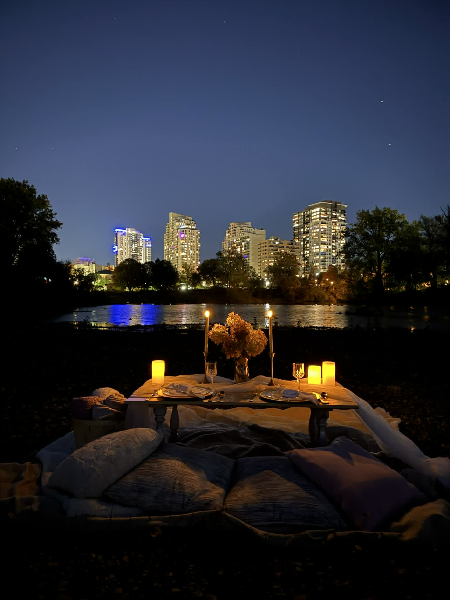 A second The Glow picnic setup example with cozy neutral styling